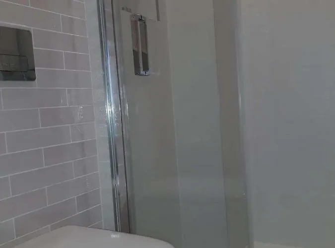 Patios De 3* 桑坦德