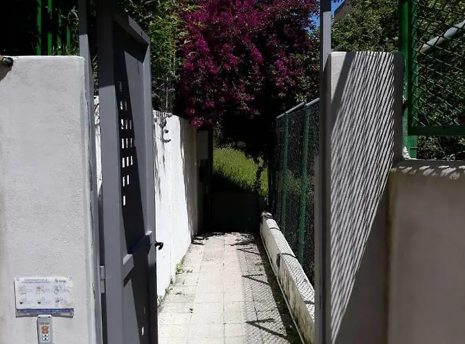 Patios De 3* 桑坦德