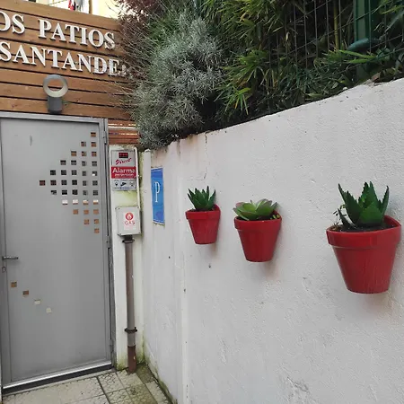 Patios De בית הארחה 3*