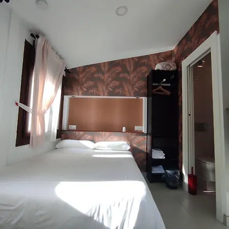 Patios De בית הארחה