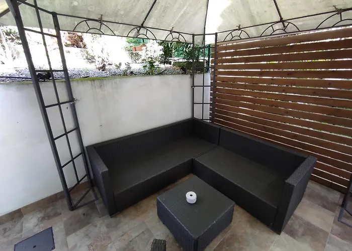 Patios De Pensión Santander