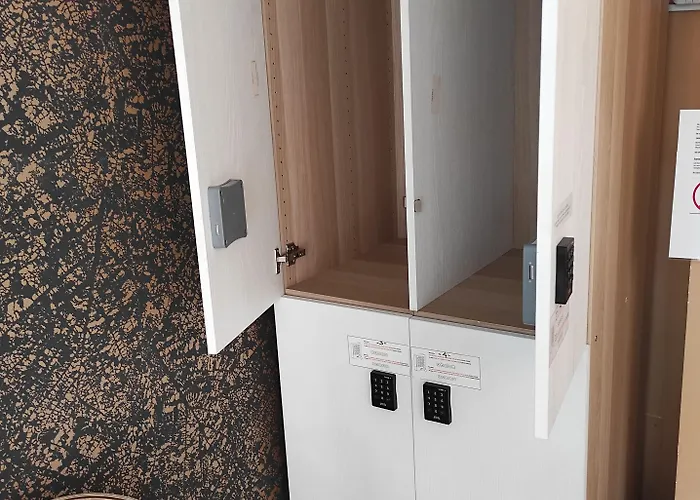 Patios De Pensión 3*